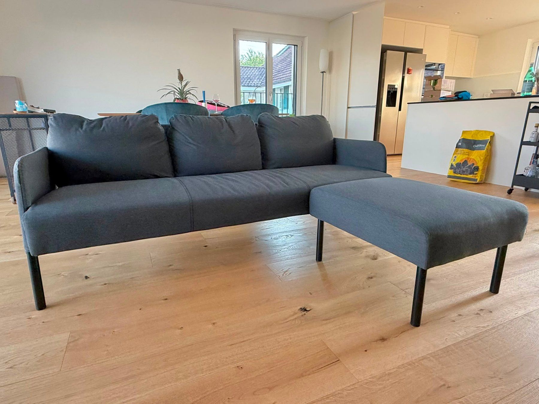 Ikea Divani: GLOSTAD 3er-Sofa mit Récamiere, Knisa dunkelgrau – Usato da Rümlang venduto da punktKim