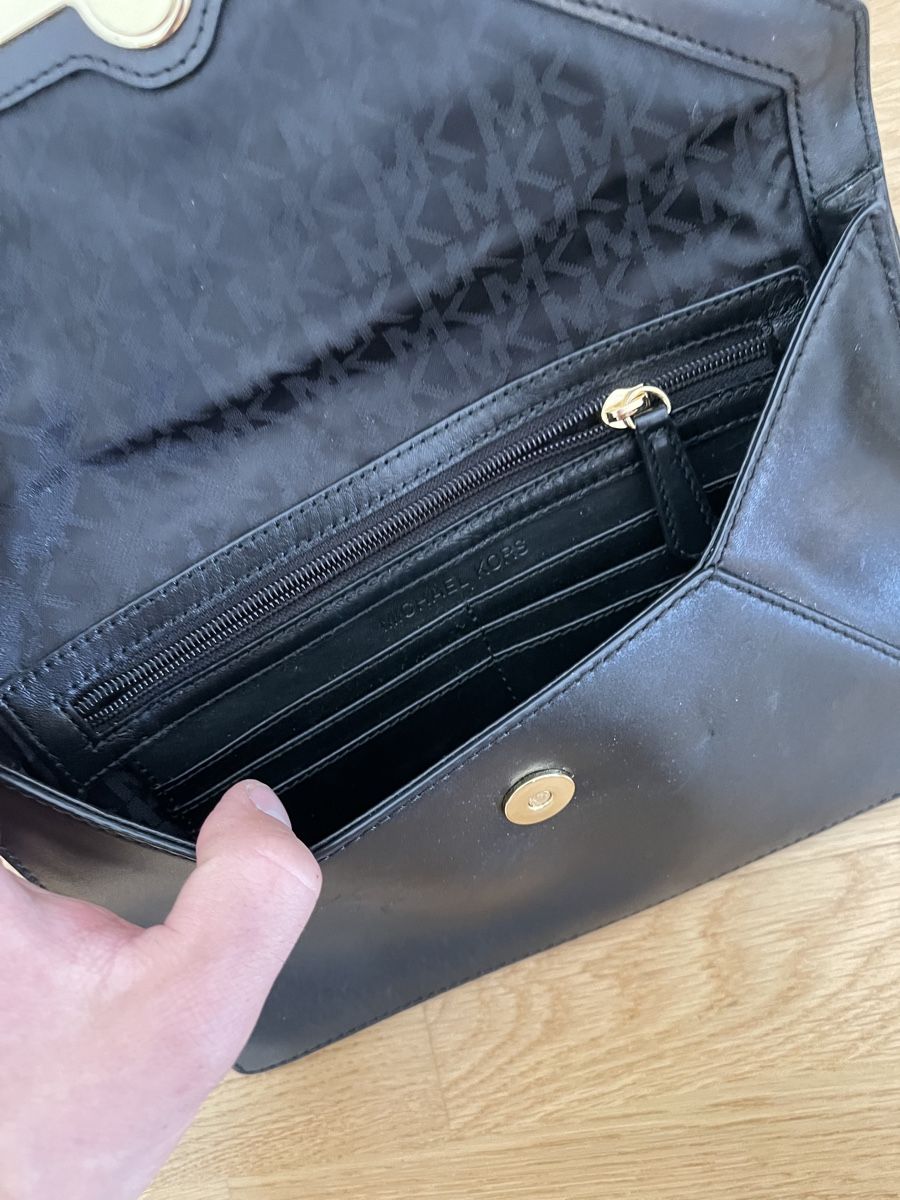 Michael Kors Taschen für Damen: Michael Kors Clutch, Schwarz, Top Zustand! Oryginal, vintage – Gebraucht aus Wetzikon ZH von Jan_wojt 4