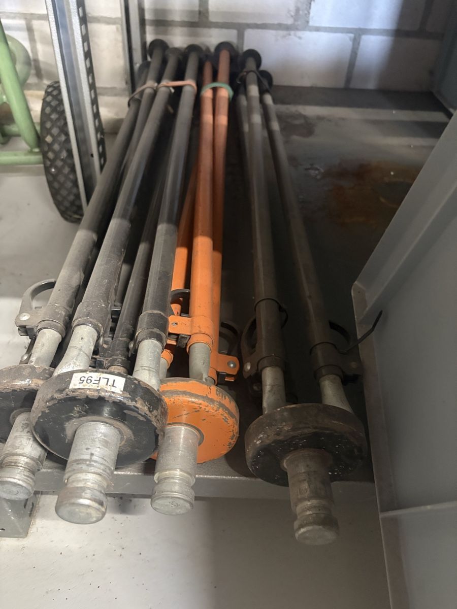 Fari: Massive 500W Halogen Scheinwerfer – Usato da Hölstein venduto da Moserei14 3