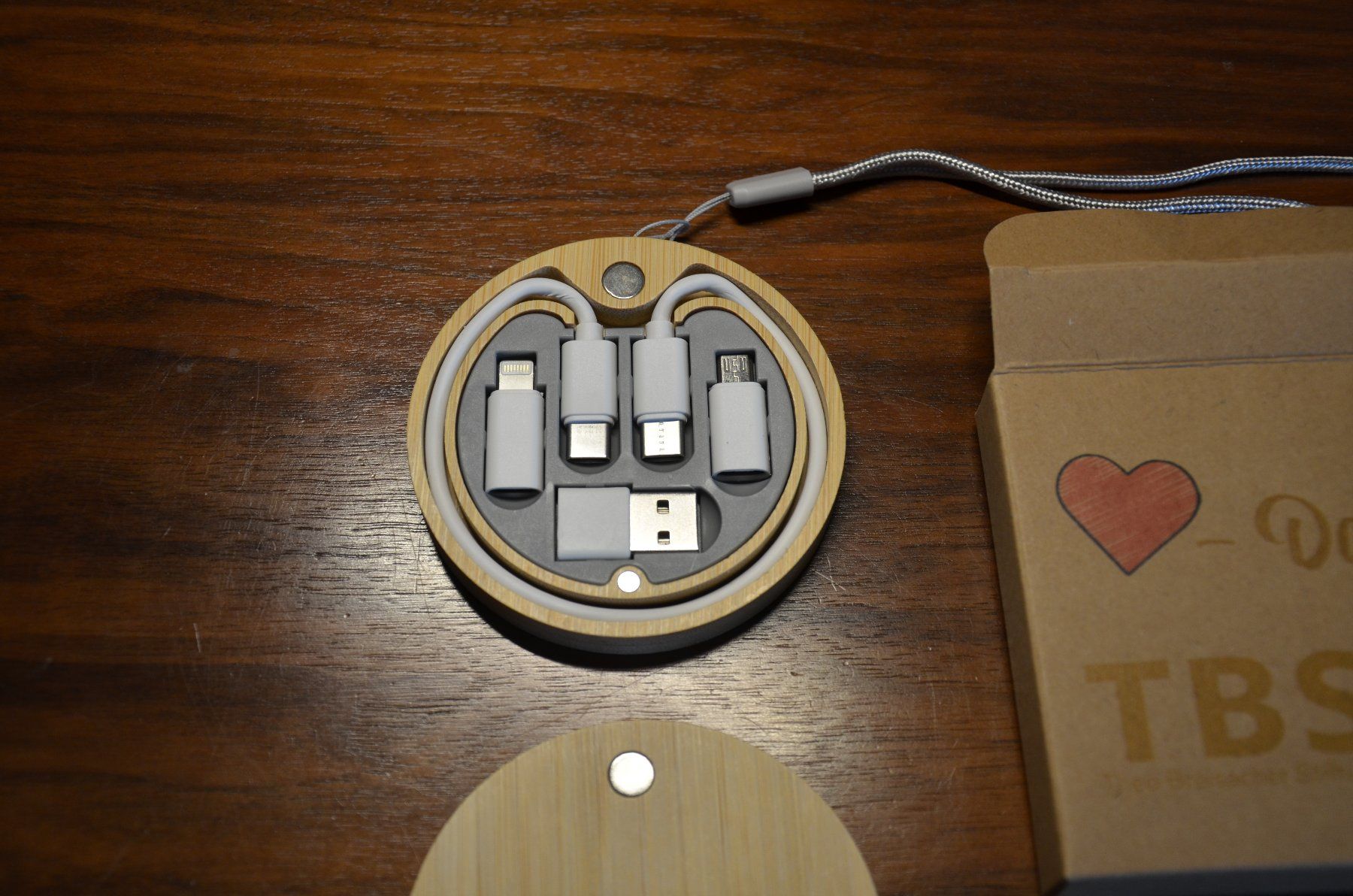 Cavi: USB Ladekabel / Adapter Organizer – Nuovo e nell'imballaggio originale da Kerns venduto da Maertu1 3
