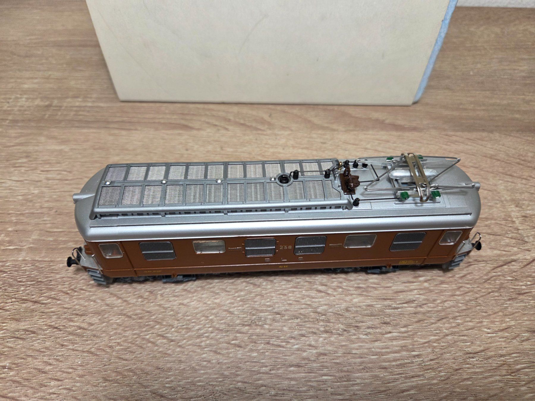 Modelleisenbahnen: EMAG E-Lok 258 Ae 4/4 BLS H0 – Gebraucht aus St-Aubin-Sauges von Lo_Go 4