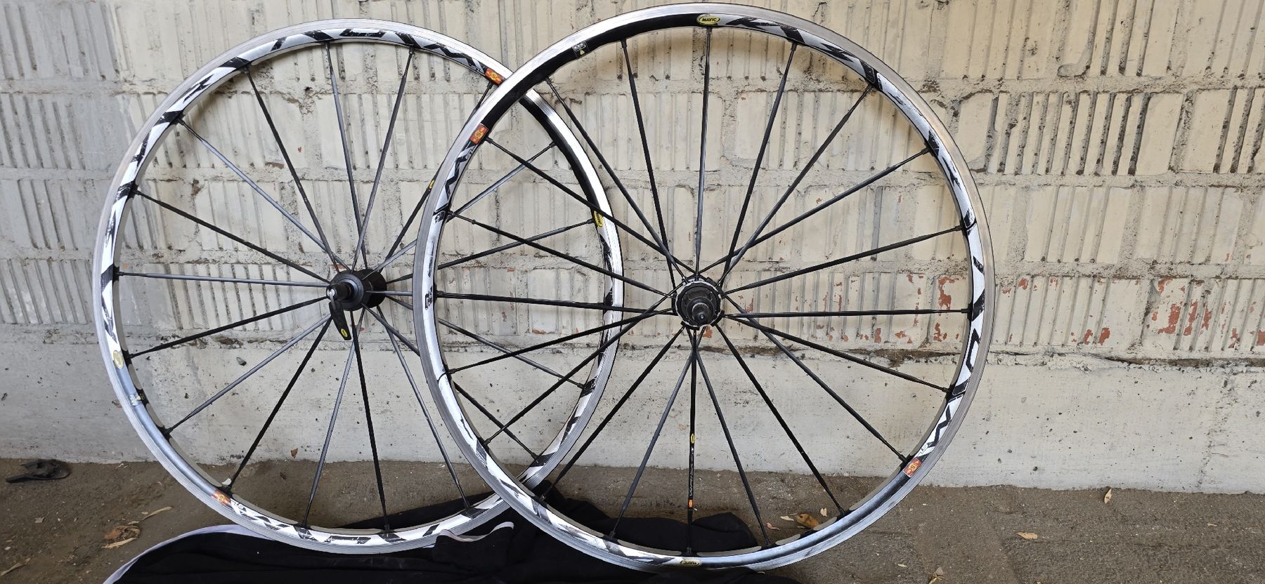 Mavic Pièces détachées: Mavic ksyrium 28" – D'occasion à basel par Propain