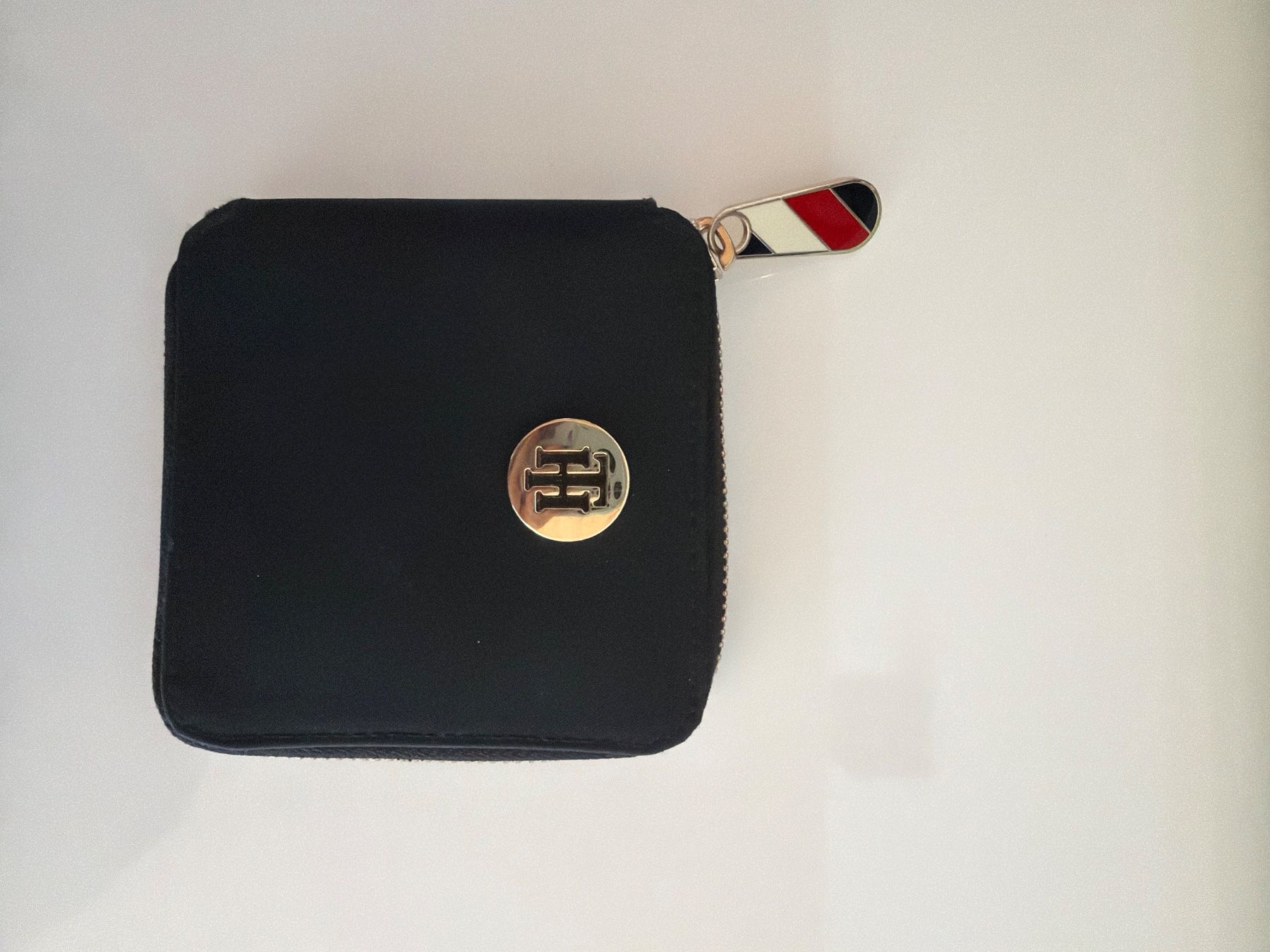 Tommy Hilfiger Portamonete: Tommy Hilfiger Portemonnaie – Usato da Eggerberg venduto da Truffi99