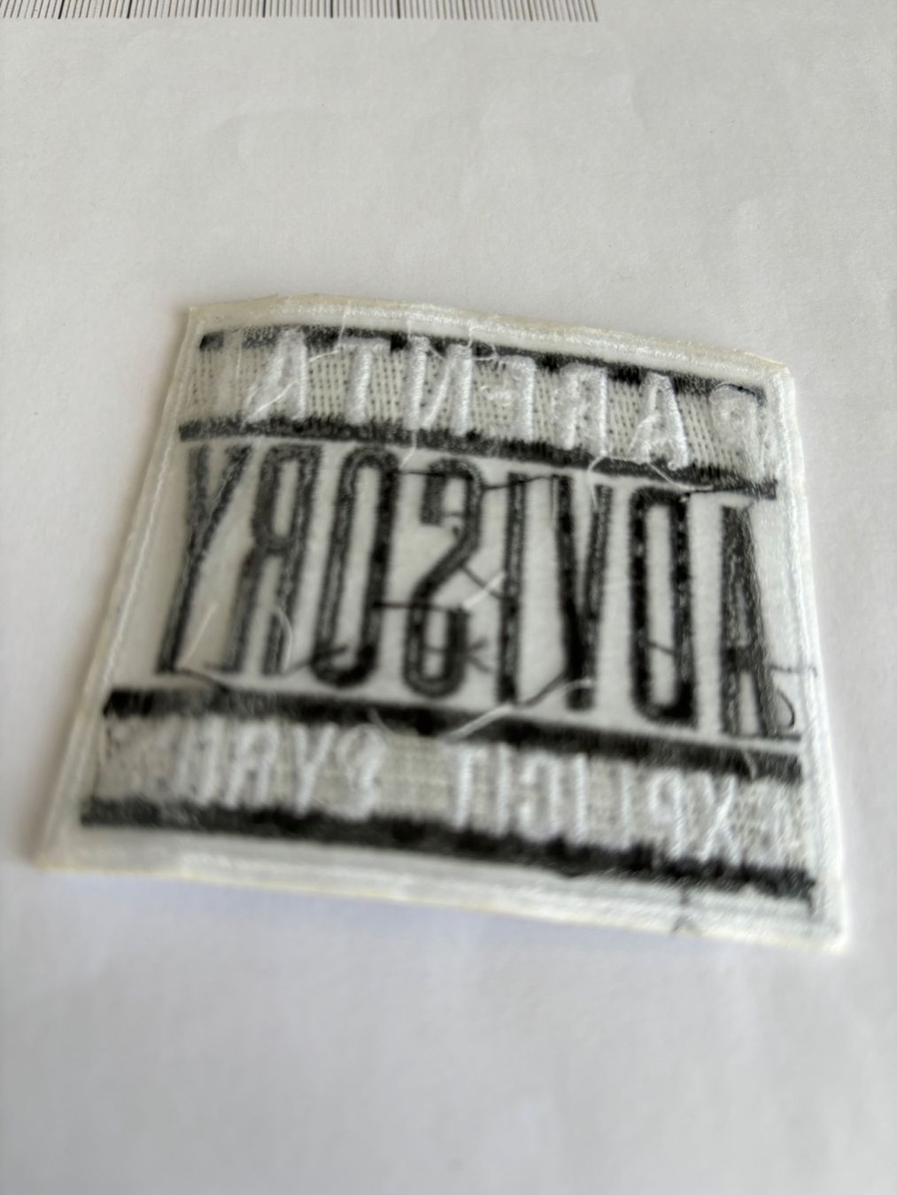 Toppe: PARENTAL ADVISORY EXPLICIT LYRICS Patch / Badge / Aufnäher – Nuovo e nell'imballaggio originale da Ostermundigen venduto da Mcone 2