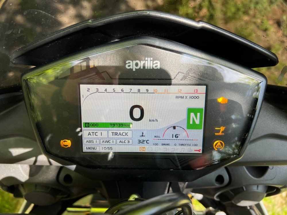 Aprilia Strasse: APRILIA Tuono V4 1100RR – Gebraucht aus Giornico von ema_vm7d 4
