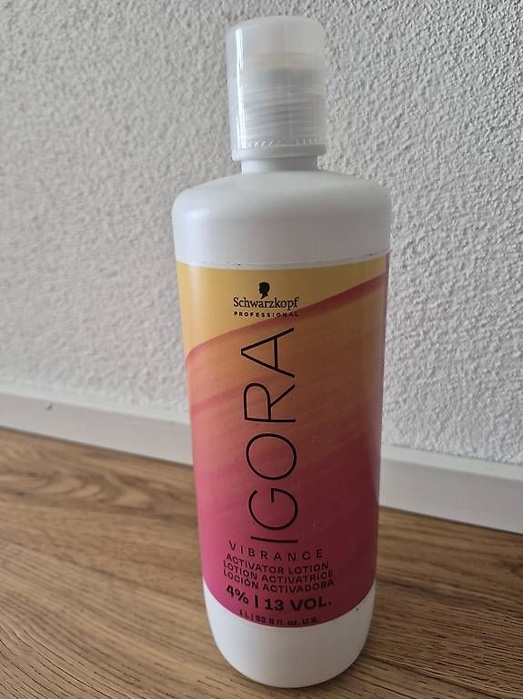 Färbemittel: Igora Vibrance Activator 4% – Gebraucht aus Hinwil von MissMel