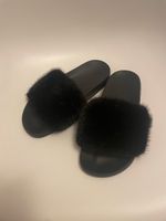 Claquettes Givenchy fourrure noire pointure 38