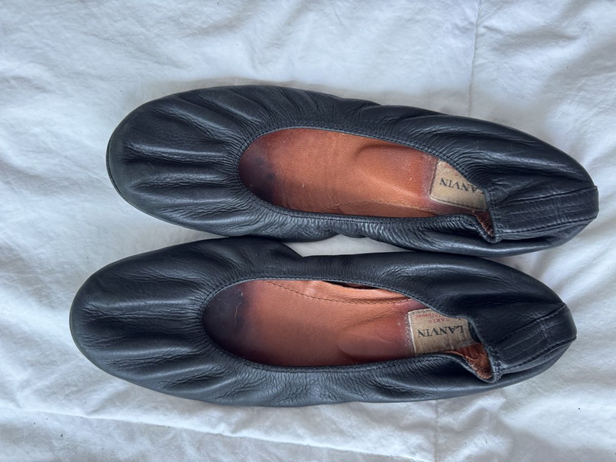 Lanvin Scarpe da donna: Ballerines Lanvin en cuir noir - Taille 40-  Été chic – Usato da Genève venduto da lejardindesvetements