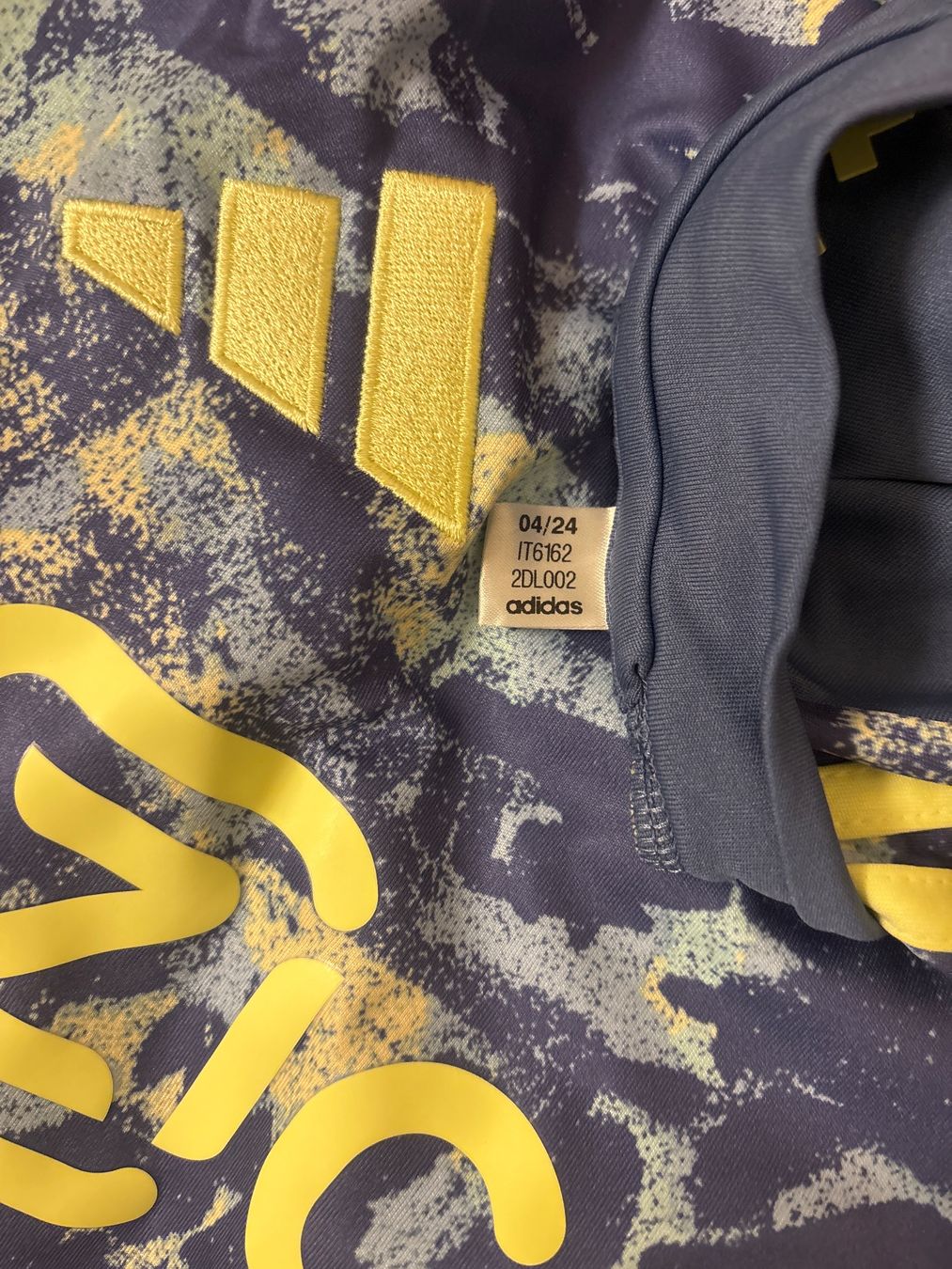 Adidas Canottiere & Pantaloni: Maillot Ajax Away 24/25 Taille L – Usato da Genève venduto da Abdi27 2