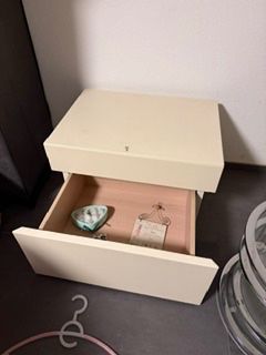 Pfister Comodini: Beistelltisch Nachttisch mit Schublade, cremefarben – Usato da Basel venduto da set_rw9n 2
