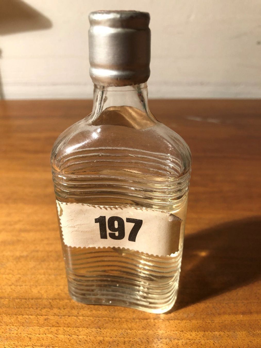 Bevande alcoliche: Burnett's White Satin Gin Miniatur Antik – Usato da Basel venduto da Cambes 1