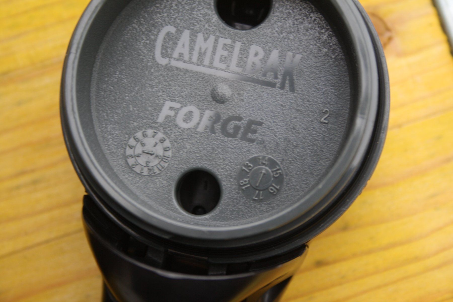 Camelbak Borracce & Thermos: CAMELBAK FORGE THERMOBECHER THERMOFLASCHE – Usato da Wauwil venduto da Pneuedy 3