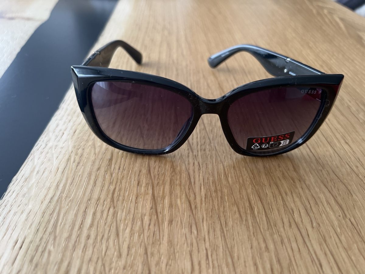 Guess Brillen & Gläser: Sonnenbrille Guess schwarz neu mit Etui – Neu und originalverpackt aus Brislach von GiusiE 2