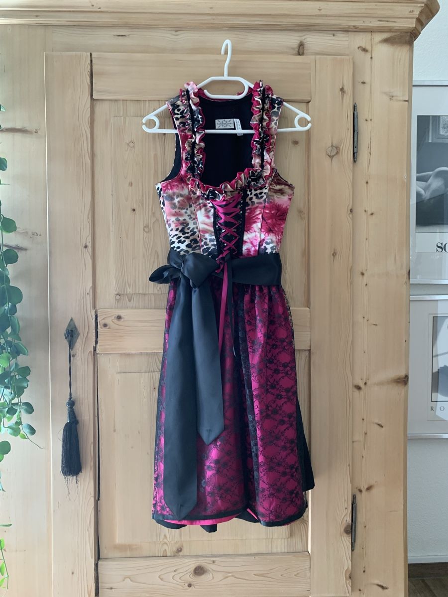 Vestiti: Dirndl – Nuovo (secondo la descrizione) da Wynau venduto da mar_crg6