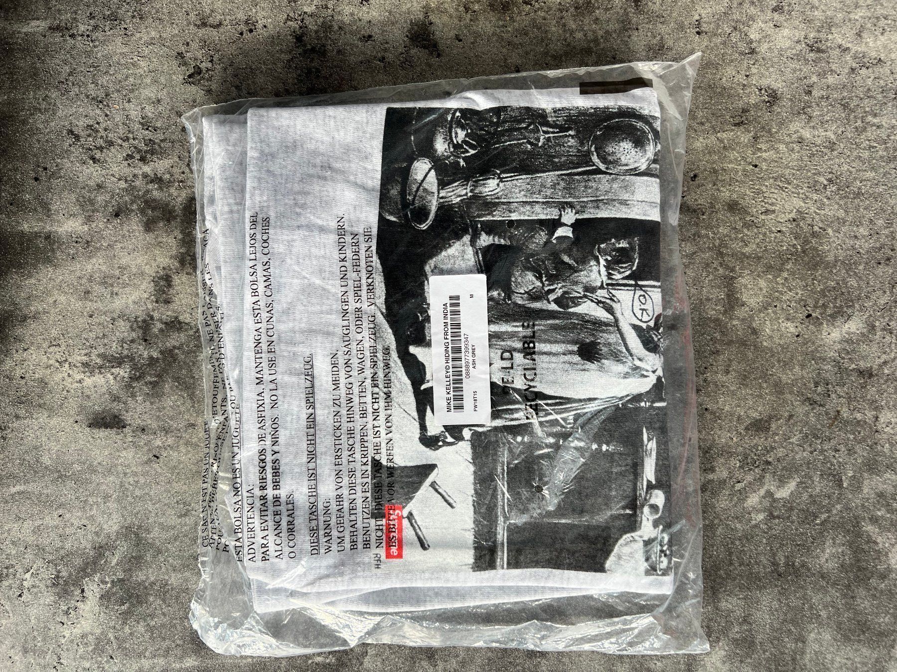 Supreme T-shirt: Supreme Mike Kelley Tshirt, Grau, Size M – Nuovo e nell'imballaggio originale da Wilen b. Wollerau venduto da ccgold 2