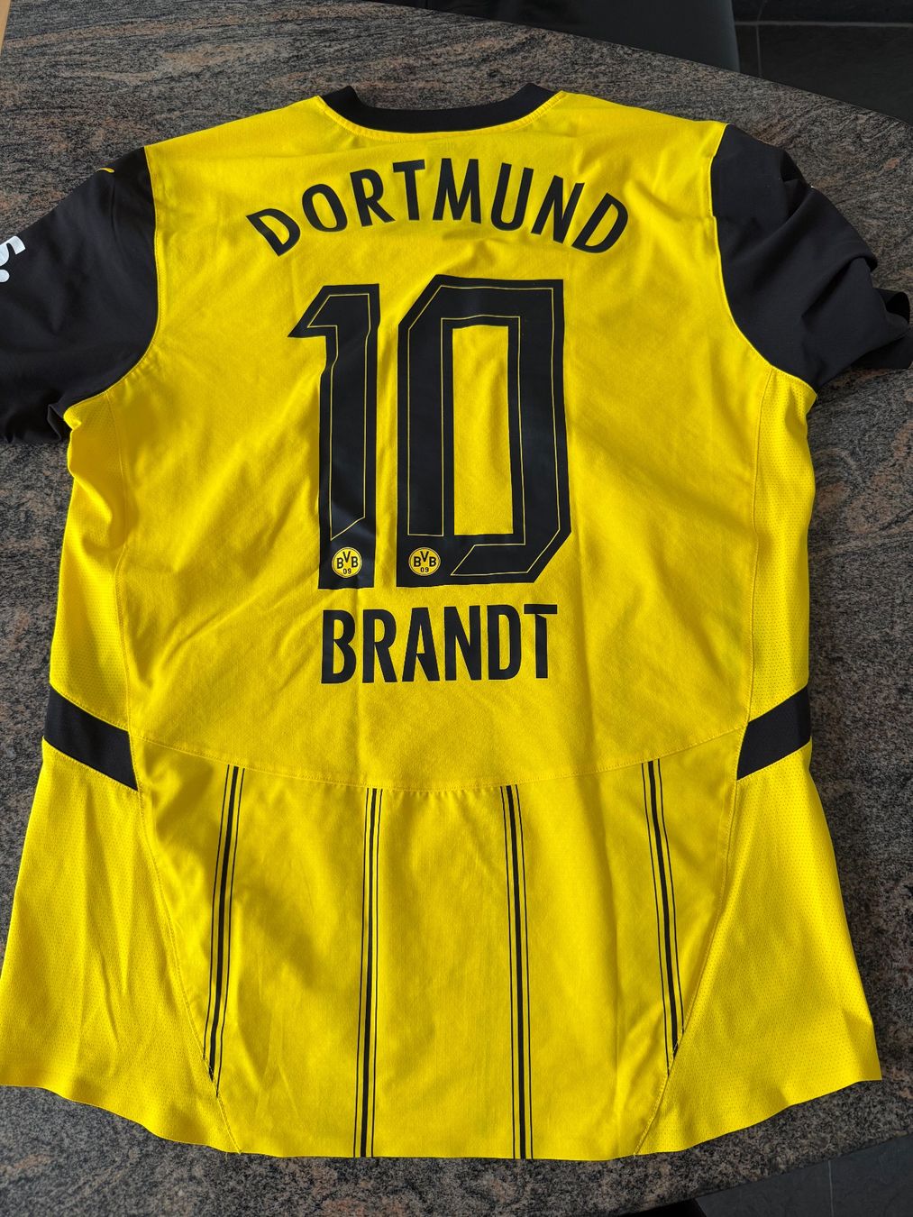 BVB Canottiere & Pantaloni: Bvb Trikot XL – Usato da Chur venduto da nic_cx7v