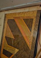 Exklusiver Tisch mit Holz-Intarsien