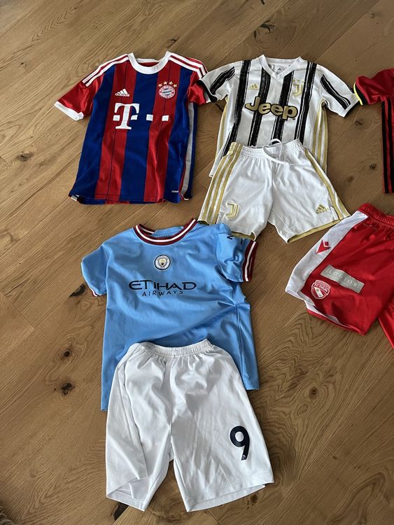 Trikot set (Gebraucht) in Uebeschi für CHF 26 – mit Lieferung auf ...