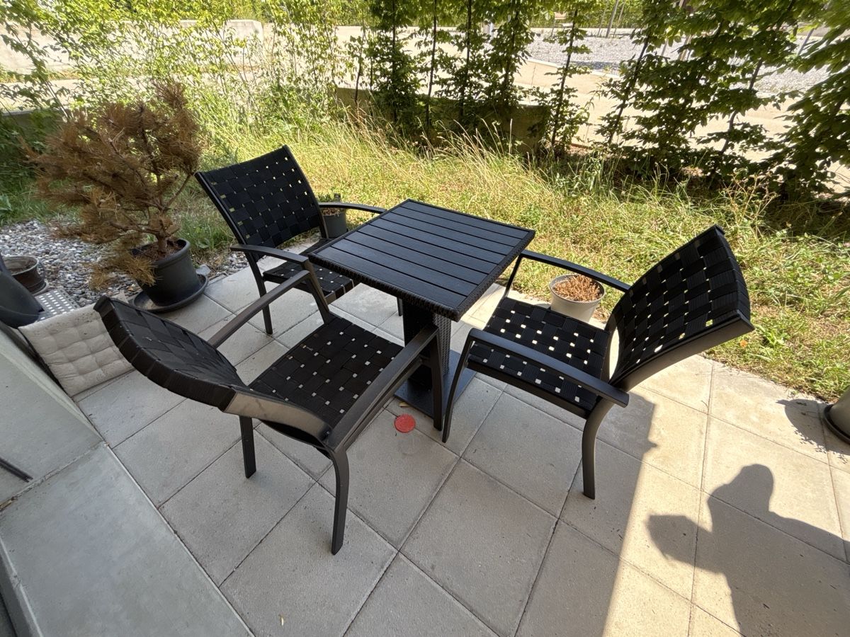 Tischset: Gartentisch mit 4 Stühle – Gebraucht aus Winterthur von Pescheweber