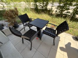 Gartentisch mit 4 Stühle
