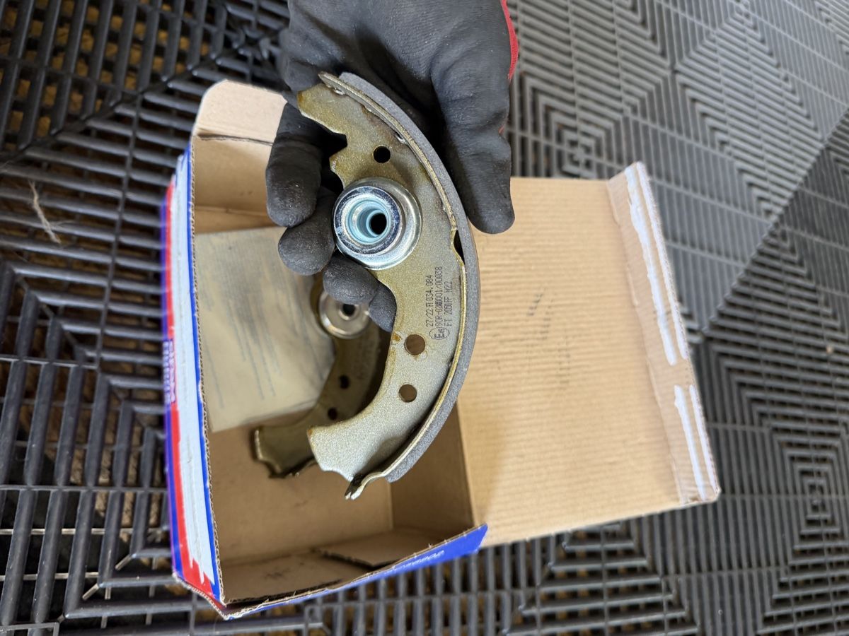 Fiat Tutti pezzi di ricambio auto: Bremsbacken Fiat 126 neu – Nuovo (secondo la descrizione) da Buochs venduto da mikhh33 3