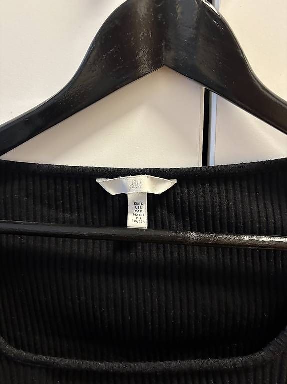Tops: Crop Top langärmlig Gr. S black – Gebraucht aus St. Gallen von mustang96 2