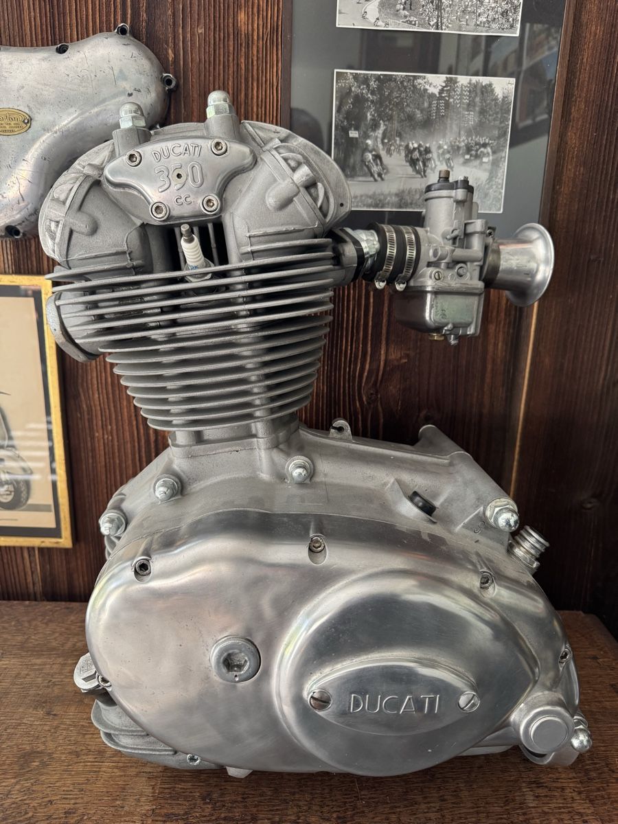 Ducati Motoren: Moteur Ducati Vintage - attention vide – Gebraucht aus attalens von La.trouvaille 1