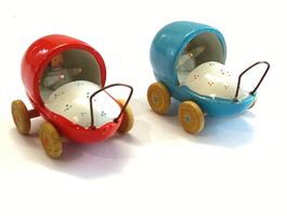 2 alte Spielzeug Puppenwagen Erzgebirge Holz