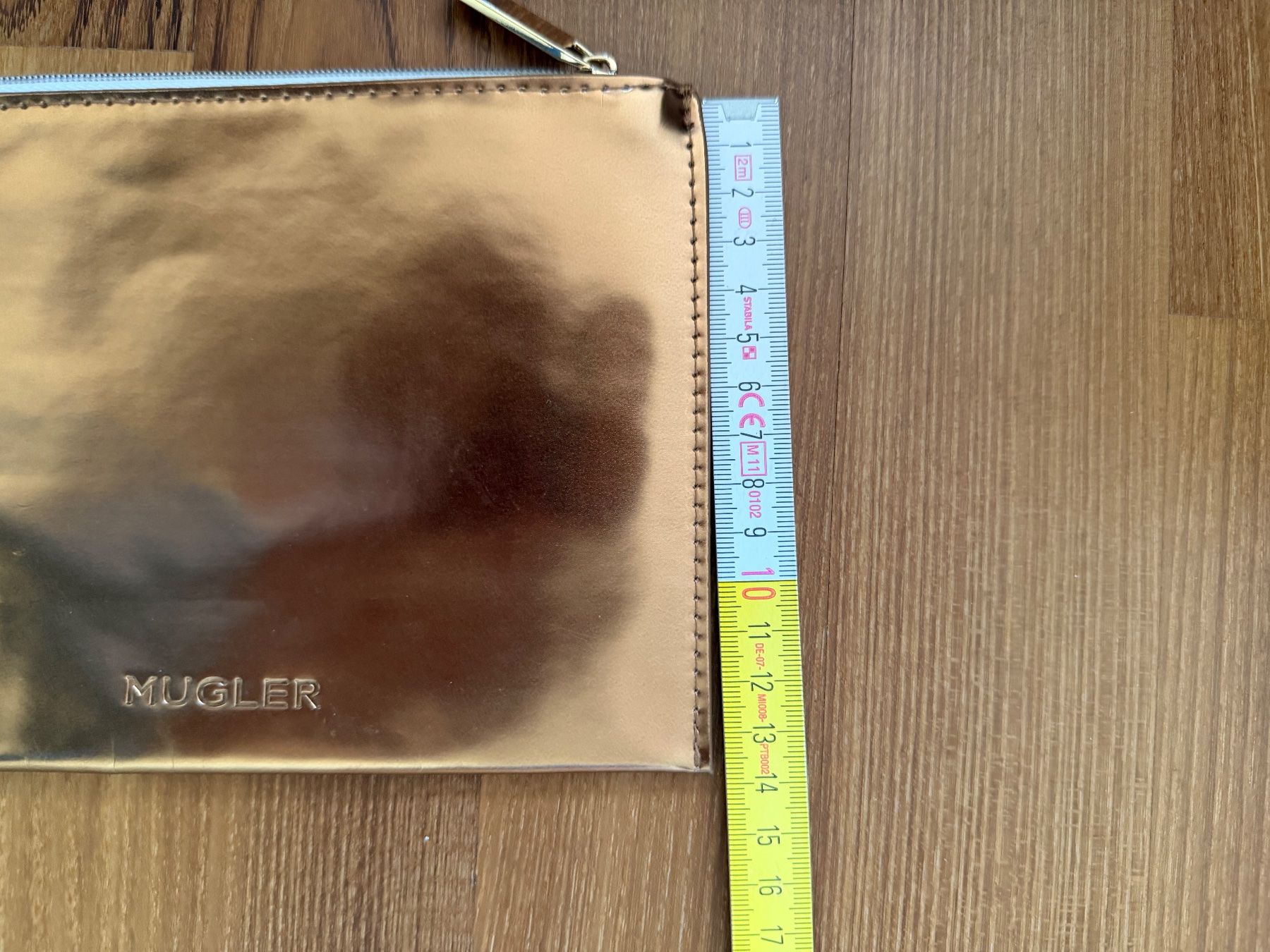 Mugler Custodie per cosmetici: Kosmetiktasche Mugler goldfarben – Usato da Buchs SG venduto da VintageHomeCH 3