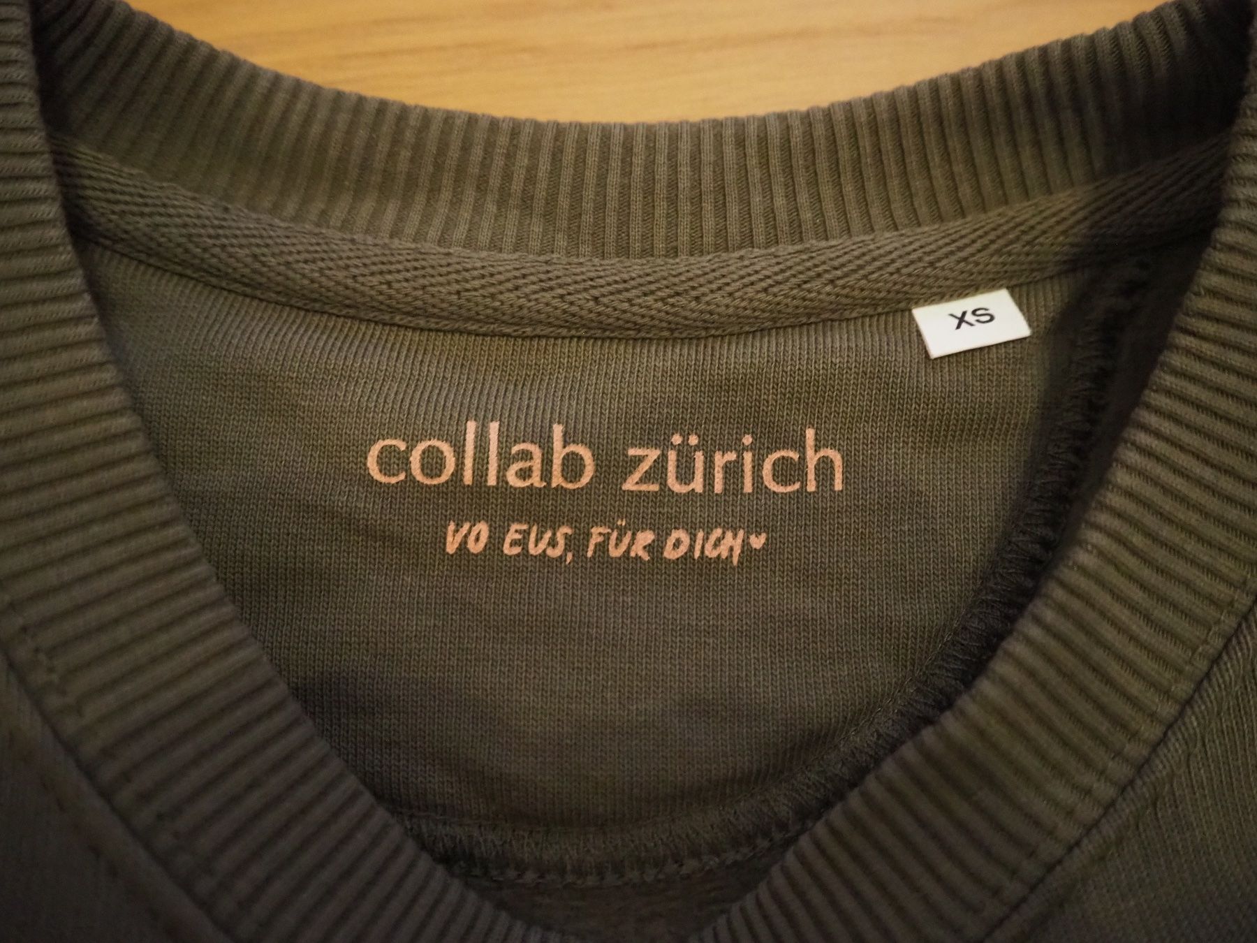 Pullover & Sweatshirts: Pullover collab zürich khaki Grösse XS – Gebraucht aus Zürich von snowow 1