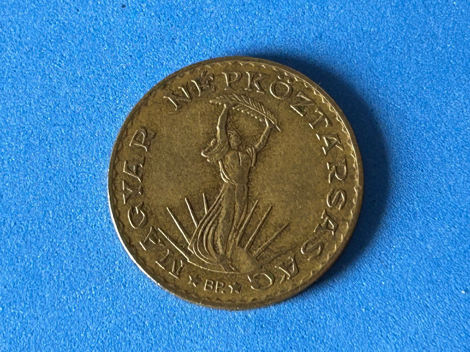 Tutti le monete: Hungary - 10 Forint 1985 – Usato da Corcelles NE venduto da AJKader 5