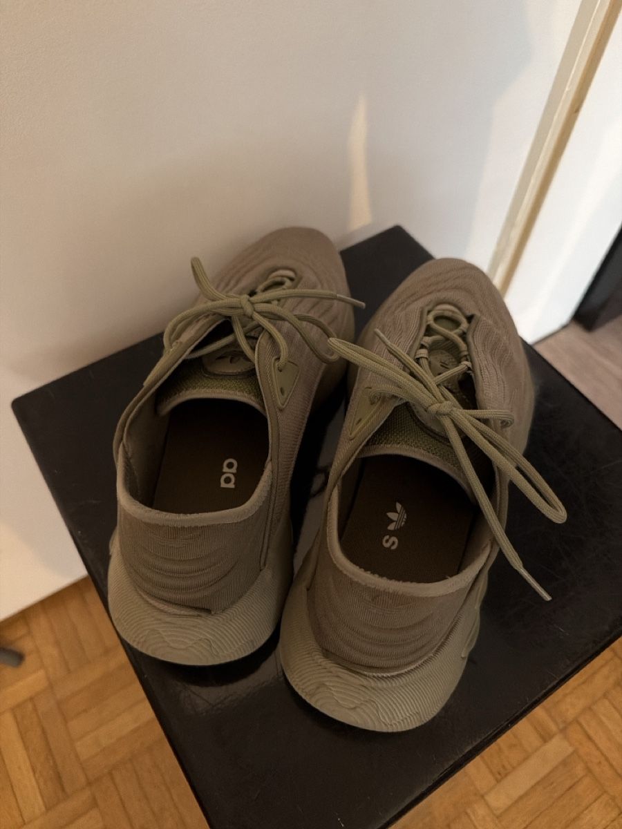 Adidas Chaussures hommes: Adidas Sneaker 45 1/3 – D'occasion à Basel par Muchachoo