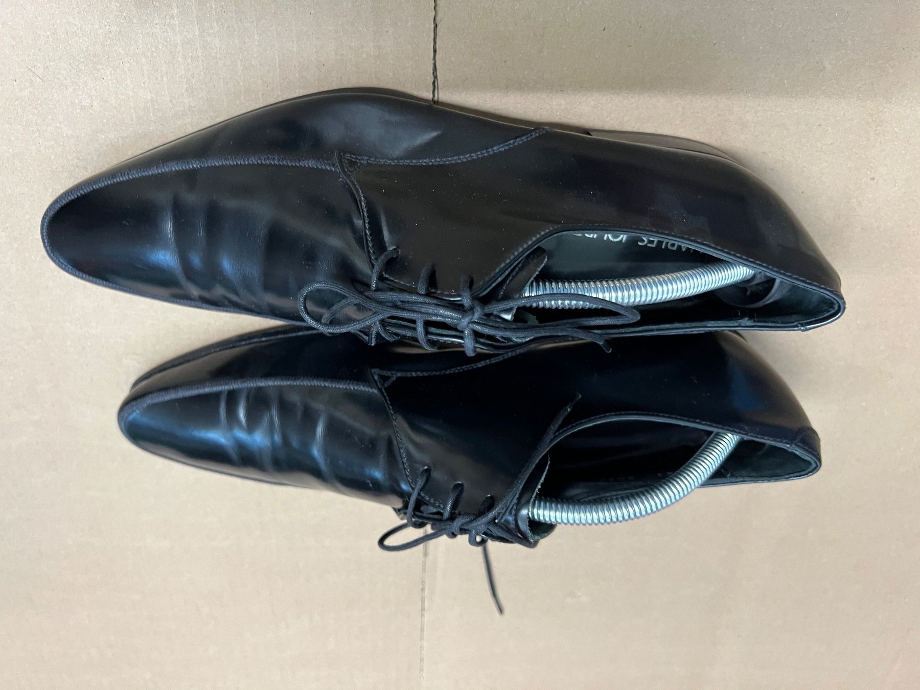 Scarpe da uomo: Paire de chaussures Charles Jourdan 41 – Usato da Basel venduto da La.Bonne.affaire 2