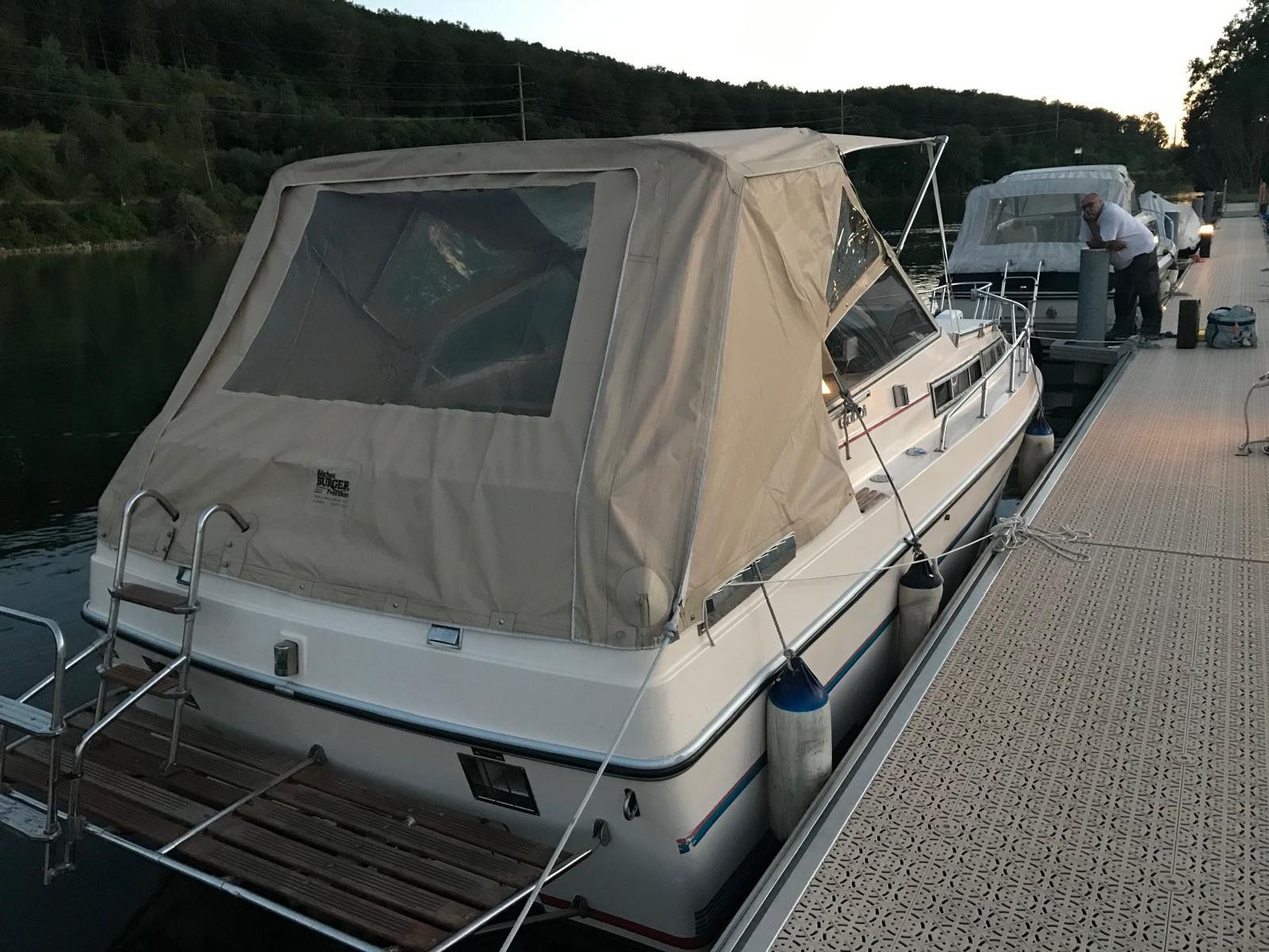 Boote: Motorboot mit Bootsanhänger – Gebraucht aus Bellach von JMBplus 6