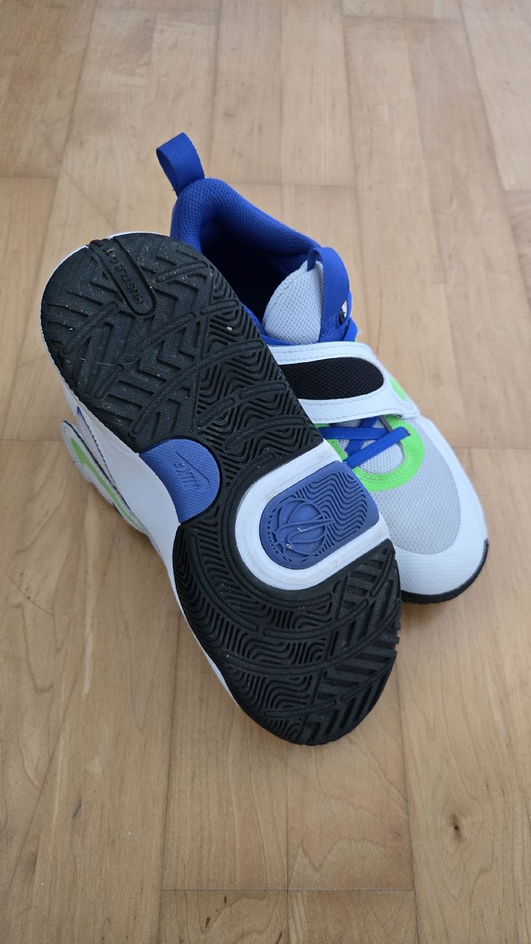 Nike Scarpe da uomo: Nike Kids Schuh Gr.37.5 – Usato da Schötz venduto da Nico040 1