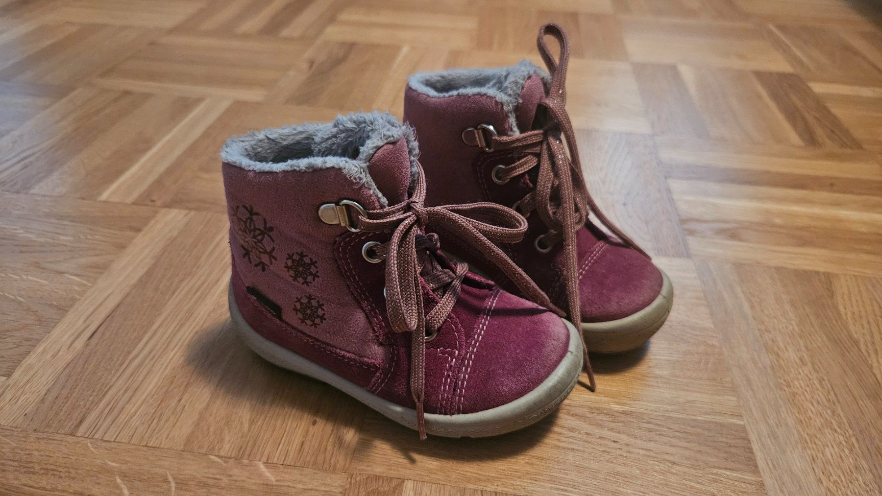Superfit Scarpe per ragazze: Winterschuhe Superfit Gr. 22 – Usato da Stäfa venduto da Geri17