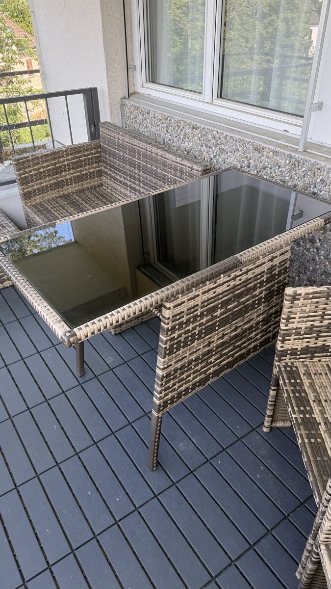 Set di tavolo e panche: Balkonlounge Rattanmöbel – Usato da Schaffhausen venduto da Milena1999