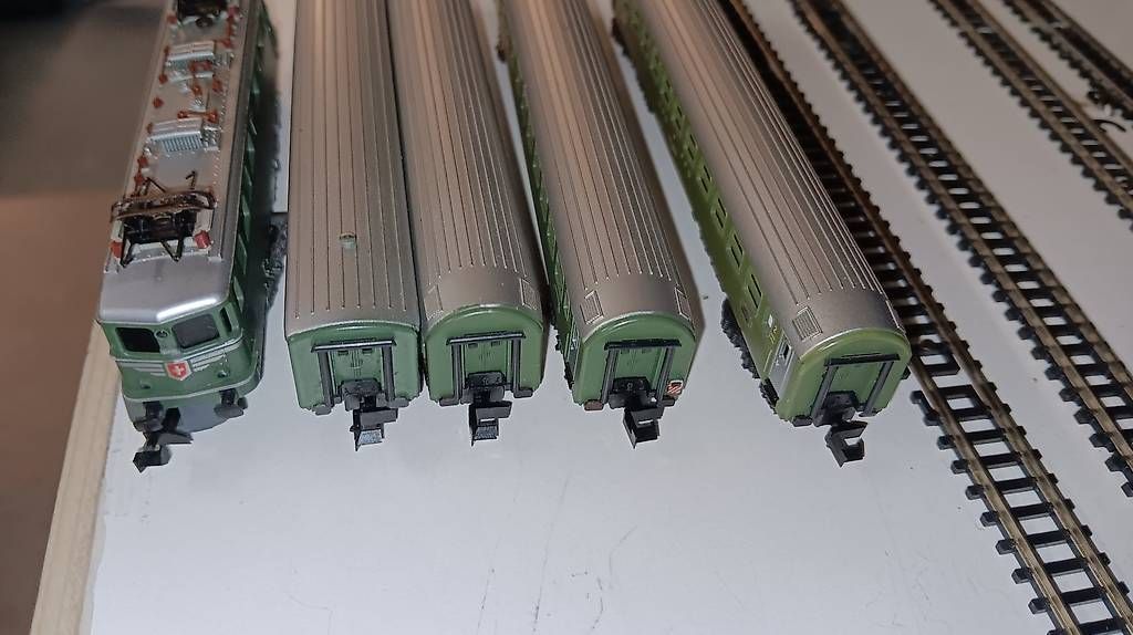 Modellini di ferrovie: Personen Schnellzug SBB Spur n – Usato da Rothrist venduto da Blacky1950 1