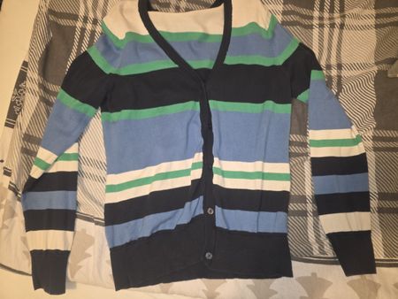 Gestreifte Strickjacke, Grösse M, perfekt für den Frühling!
