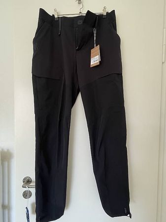 ON - women hiking pant size L