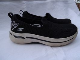 Sehr schöne Skechers Arch Fit Go Walk Gr.35 Schwarz