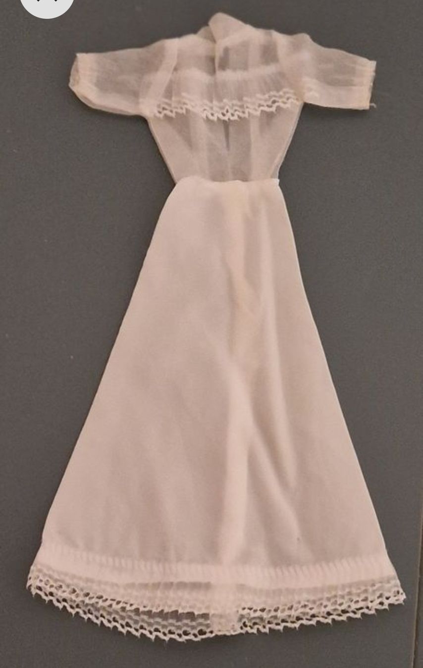 Bambole: Robe pour Barbie – Usato da Couvet venduto da Pioune