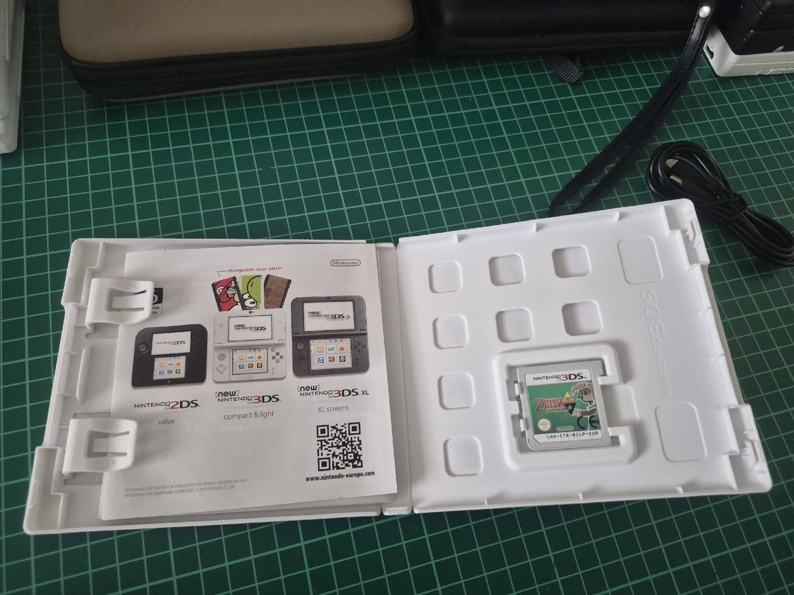 Nintendo Giochi: Nintendo 3DS Zelda A Link Between Worlds complete boxed game – Usato da Meyrin venduto da Retro-GZ 1