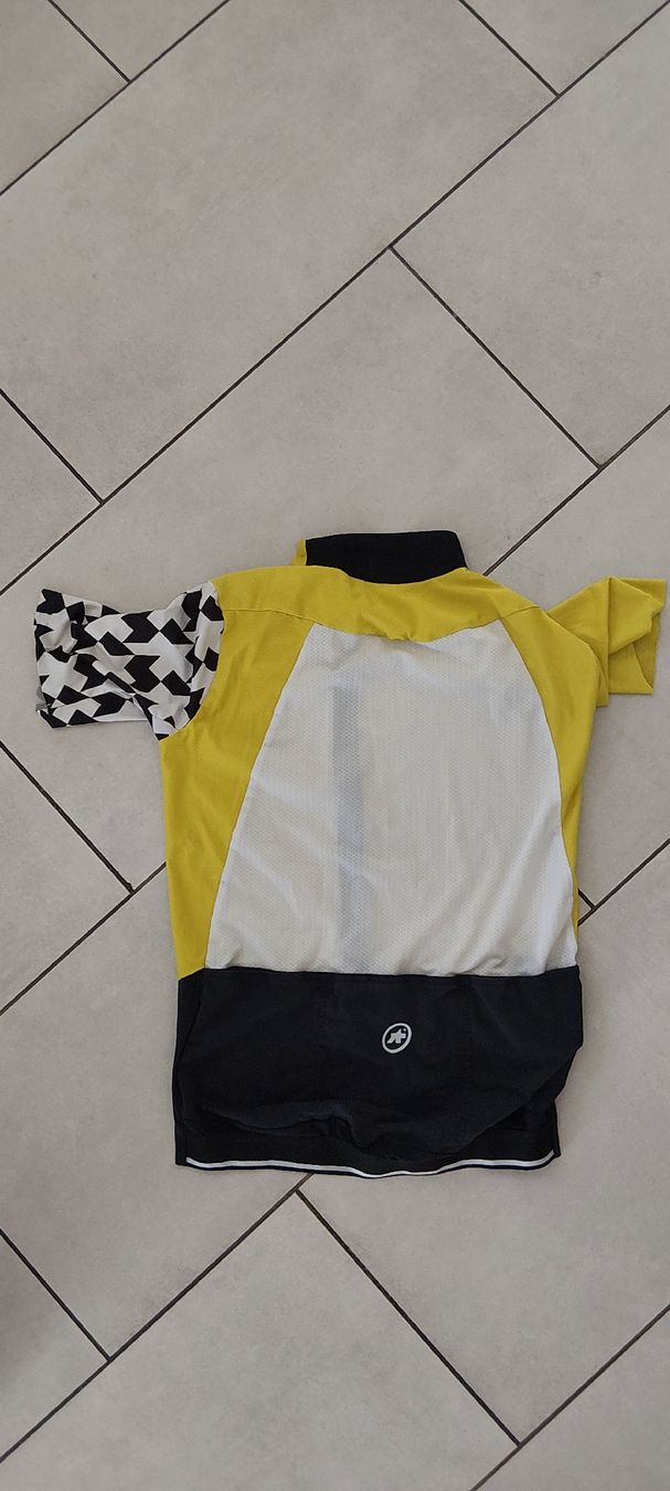 Assos Canottiere & Pantaloni: Assos équipe t.M – Usato da Vallon venduto da cycleram 1