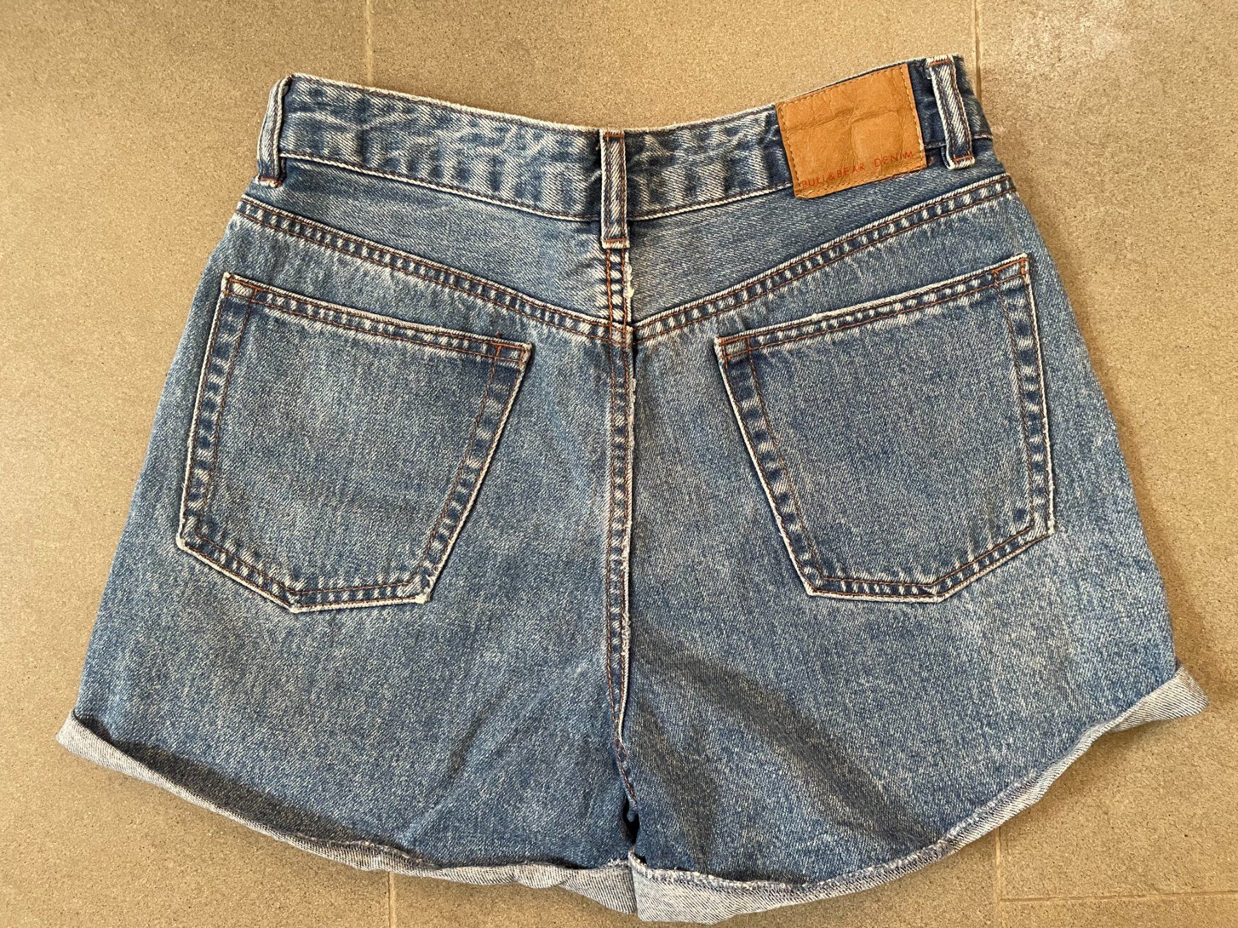 Pull&Bear Hosen: Hotpants Pull & Bear / Grösse 26 = EU 34-36 – Gebraucht aus Zofingen von angito 1