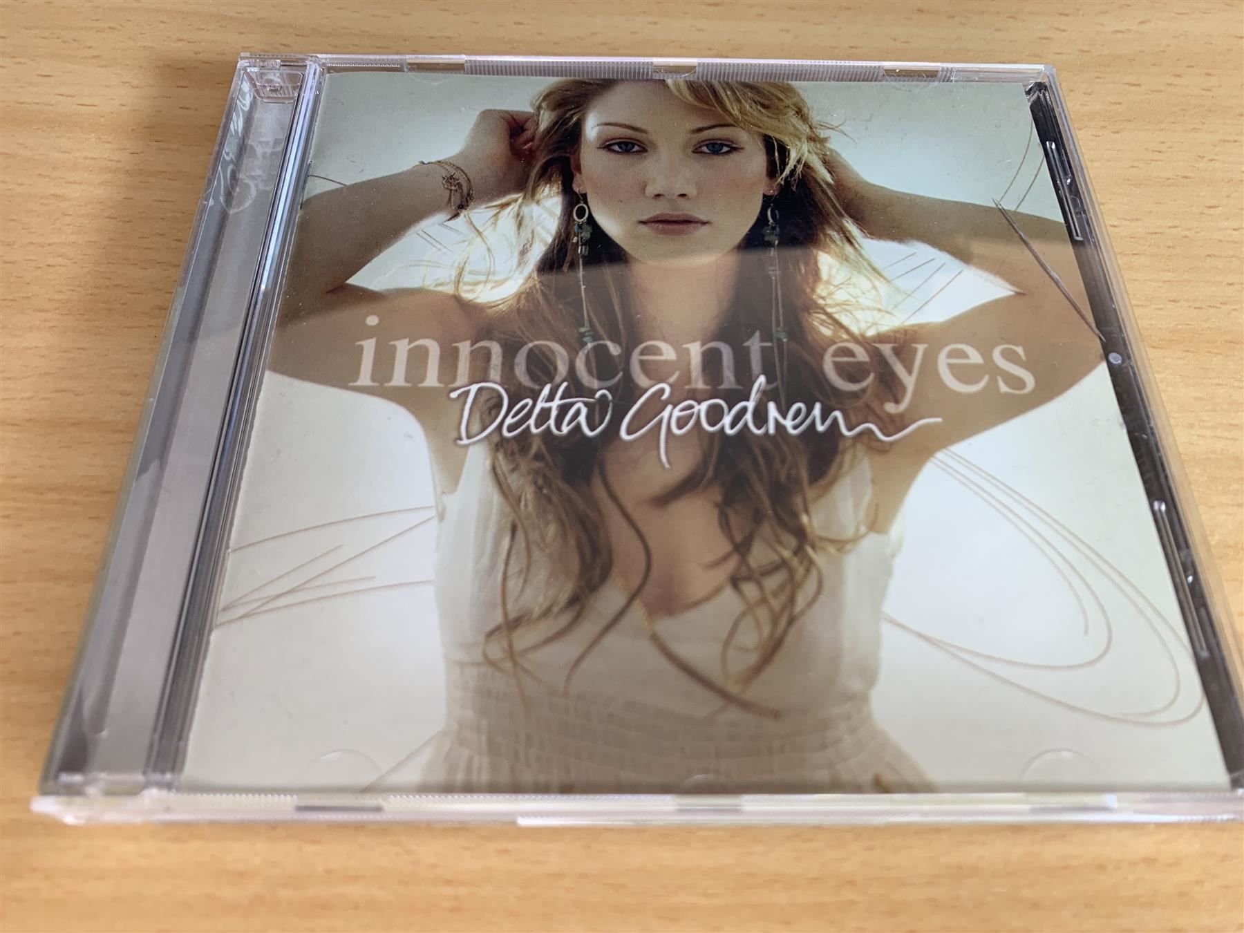 CD: Delta Goodrem – Innocent Eyes – Usato da Rikon im Tösstal venduto da Alpenmutz