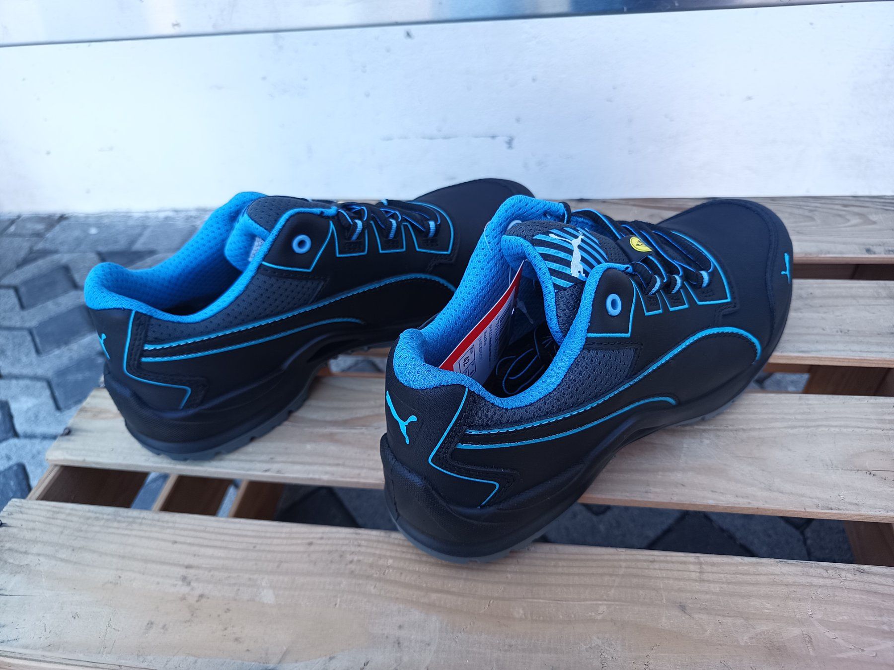 Puma Scarpe da donna: Puma Sicherheitsschuhe S3 ESD SRC 42 – Nuovo e nell'imballaggio originale da Oberegg venduto da 19franzi94 1