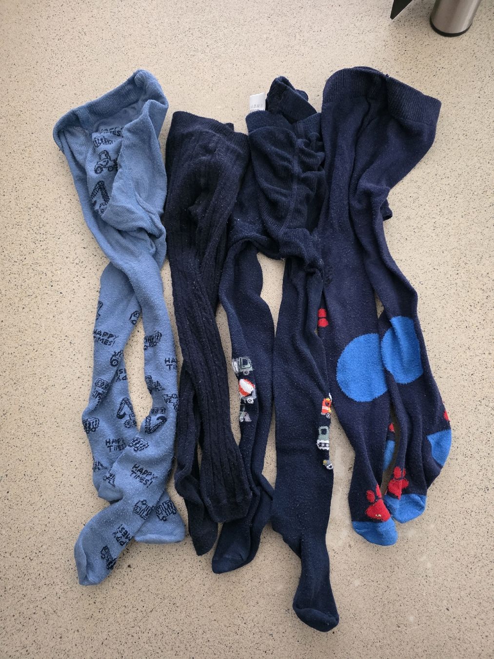 Altro abbigliamento per bambino: Diverse Strumpfhosen – Usato da Zürich venduto da Allek