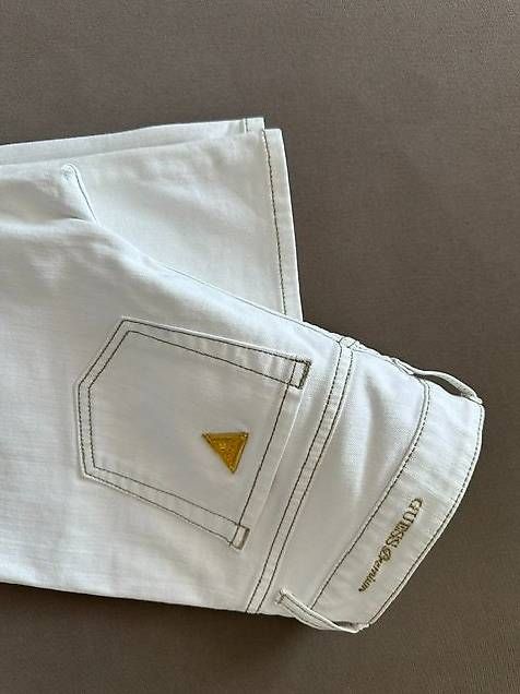 Jeans: Jeans - Guess Premium  – Gebraucht aus Wettswil von car_2j6z 1