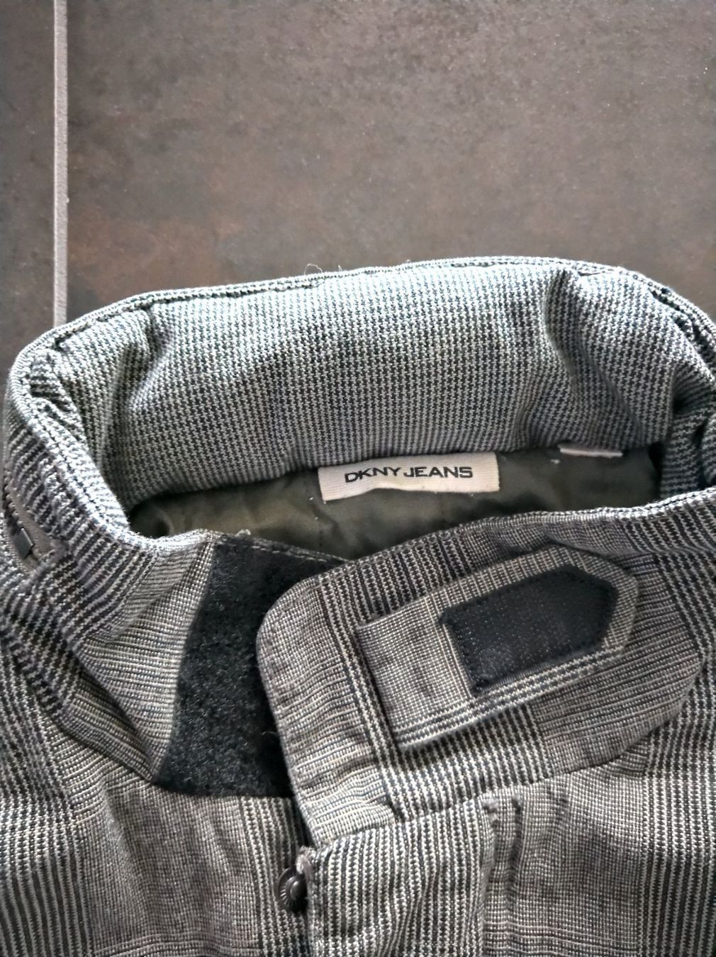 DKNY Giacche: DKNY Jacke – Usato da Salenstein venduto da Silly...0 3